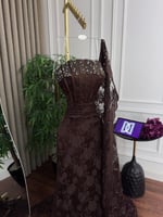 فستان سهرة دانتيل فاخر بتطريز اللؤلؤ - لون بني ملك...