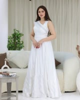 فستان سهرة أوف وايت كسرات تطريز يدوي