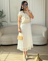 فستان أبيض رمضاني على جرم منفصل مطرز