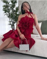 فستان سهرة قصير مع تنورة كشكش وورود