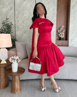 فستان ناعم قصير بأكمام شرائط وقصة أنيقة