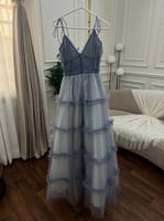 فستان سهرة تل نافش لون رمادي