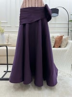 تألقي بفستان مطرز فاخر يجمع بين اللونين الوردي وال...