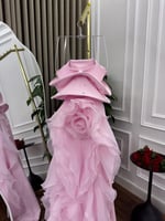 فستان سهرة وردي فخم بتطريز يدوي ولمسات أورغنزا أني...