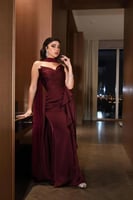 فستان تفتة عودي طويل بتصميم أنيق بدون أكمام مع فتح...