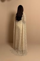 جمبسوت ملكي بكاب مطرز بالخرز - أناقة عصرية