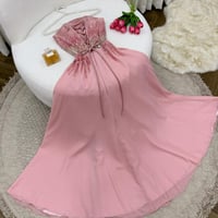 فستان سهرة لحمي تفته حرير ناعم خصر تطريز