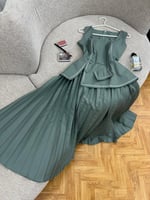 فستان العيد ناعم انيق زيتي كسرات