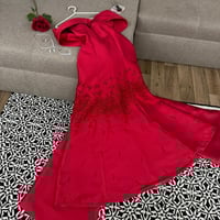 فستان سهرة لونين احمر + زهري ميكادو صدر فيونكه تطر...