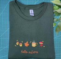 تيشيرت بتطريز الخريف