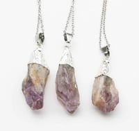 قلادة من حجر جشمت الامثيست ( Amethyst )