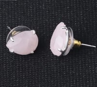 اقراط حجر روز كوارتز ( Rose Quartz ١)