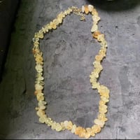 عقد شوكر من حجر سترين