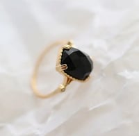 خاتم حجر عقيق اسود ( Black Agate ) فضة مطلي ذهب