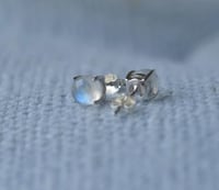 حلق حجر القمر فضة عيار 925