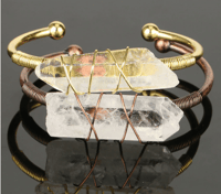 اسورة فضية مع حجر كلير كوارتز الخام