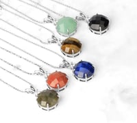 قلادة جناح من حجر افنتورين (Green Aventurine )