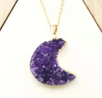 قلادة من حجر جشمت الامثيست ( Amethyst ) خام