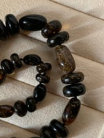 قلادة كهرمان (Amber )