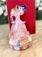 مجسم فستان سندريلا الموسيقي