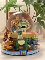 بلورة ديزني الموسيقية- حكاية لعبة