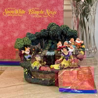 نافوره مياه مضيئه ديزني ڤنتج - سنو وايت والأقزام ا...