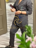 الزي الرسمي للكلية التقنية للبنات ( قطعتين ) بالطو...