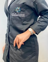 موديل رقم ( 1 ) الزي الرسمي للكلية التقنية للبنات...