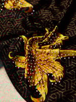 مخمل على سترتش مشغول بالكرستال