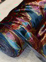 مخمل على سترتش