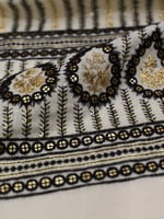 لنن مطرز مشغول على ترتر