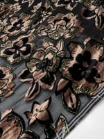 مخمل شيفون بلمعه ذهبيه