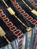 مخمل مطرز على سترتش