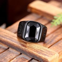 خاتم رجالي تيتانيوم اسود مزين بحجر زيركون اسود