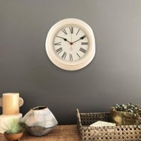 ساعة حائط فاخرة باللون وردي فاتح مقاس 31x31 سم