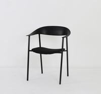 كرسي بتصميم متين وخفيف – مثالي للحدائق والمناسبات...