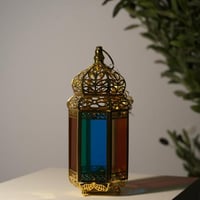 فانوس رمضاني تراثي مطلي باللون الذهبي اللامع