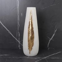 فازة راتنج بتصميم ورقة شجر باللون البيج والذهبي مق...