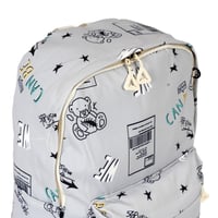 شنطة ظهر مدرسية بتصميم مميز لون رمادي