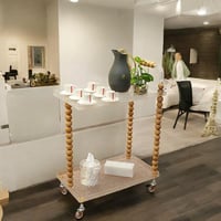 عربة ترولى اكريلك X خشب بيد لتقديم الحلوى و المشرو...