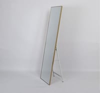 مرايا ستاند أنيقة بإطار ذهبى– لمسة فخامة لديكورك