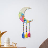 تعليقة حائط هلال مزخرف مصنوع من الريزن بتصميم إسلا...