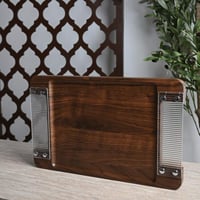 تبسي خشب مفرد طبيعي عملي وأنيق باللون البني