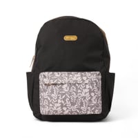 مجموعة شنطة ظهر مدرسية 4 في 1 بتصميم مميز لون اسود