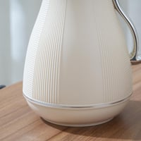 طقم ترامس لحفظ الشاي و القهوة بتصميم مميز لون ابيض...