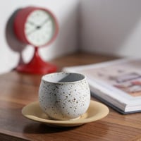 كوب قهوة مع صحن من السيراميك أبيض× بيج