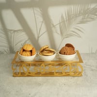 ستاند اكريلك منقسم لثلاث صحون سيراميك لتقديم الحلو...