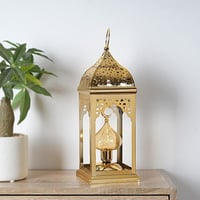 فانوس مزخرف بنجوم و قبة مضيئة مزينة بهلال باللون ا...