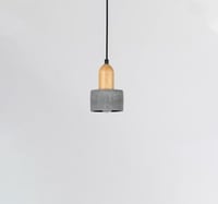 ثريا معلقة بتصميم مودرن انيق ومميز لون رمادى غامق