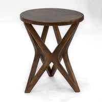 طقم طاولات مصنوع من الخشب بتصميم مميز باللون البنى